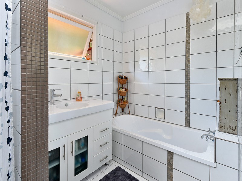 22 Cuthbert Street, Albany Creek QLD 4035