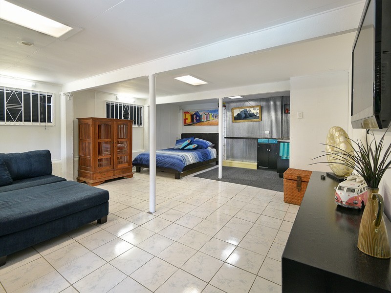 22 Cuthbert Street, Albany Creek QLD 4035