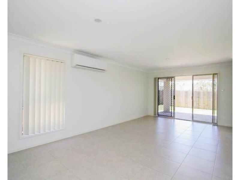 27 Dickson Crescent, North Lakes QLD 4509