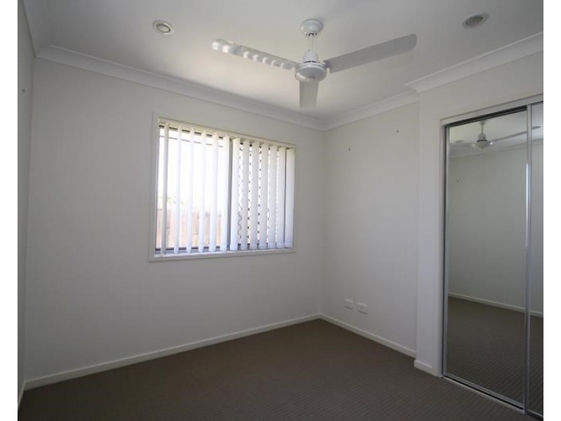 27 Dickson Crescent, North Lakes QLD 4509