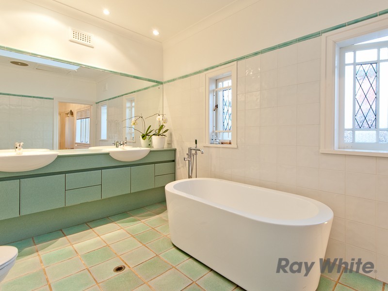 99 Constitution Road, Windsor QLD 4030