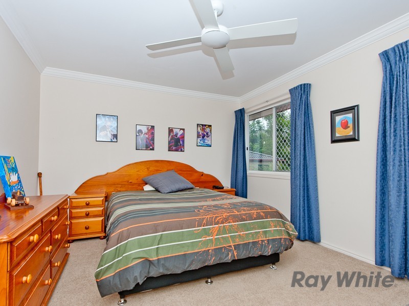 28 Knightsbridge Place, Bridgeman Downs QLD 4035