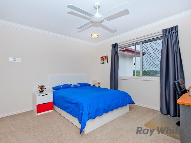 28 Knightsbridge Place, Bridgeman Downs QLD 4035