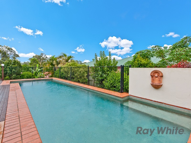 28 Knightsbridge Place, Bridgeman Downs QLD 4035