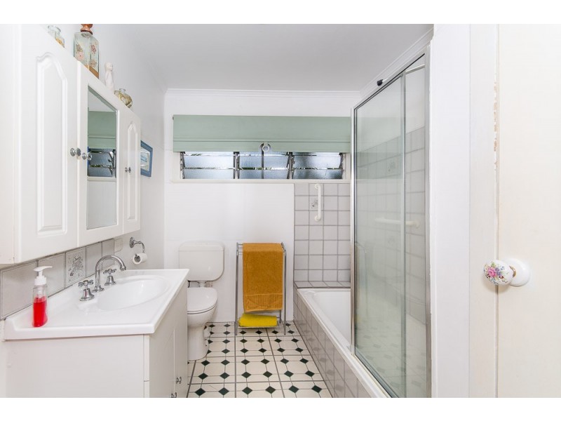 14 Chesterfield Street, Wavell Heights QLD 4012