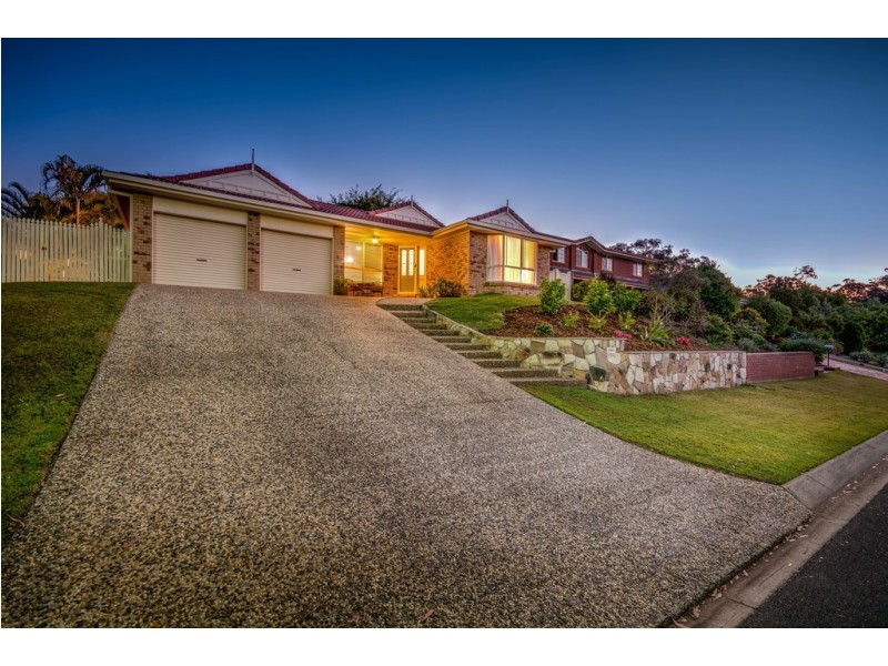 7 Lorenc Place, Bridgeman Downs QLD 4035
