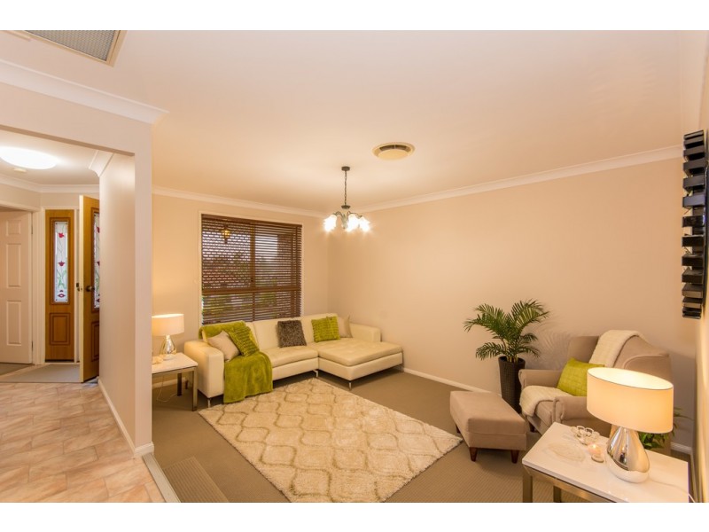 7 Lorenc Place, Bridgeman Downs QLD 4035