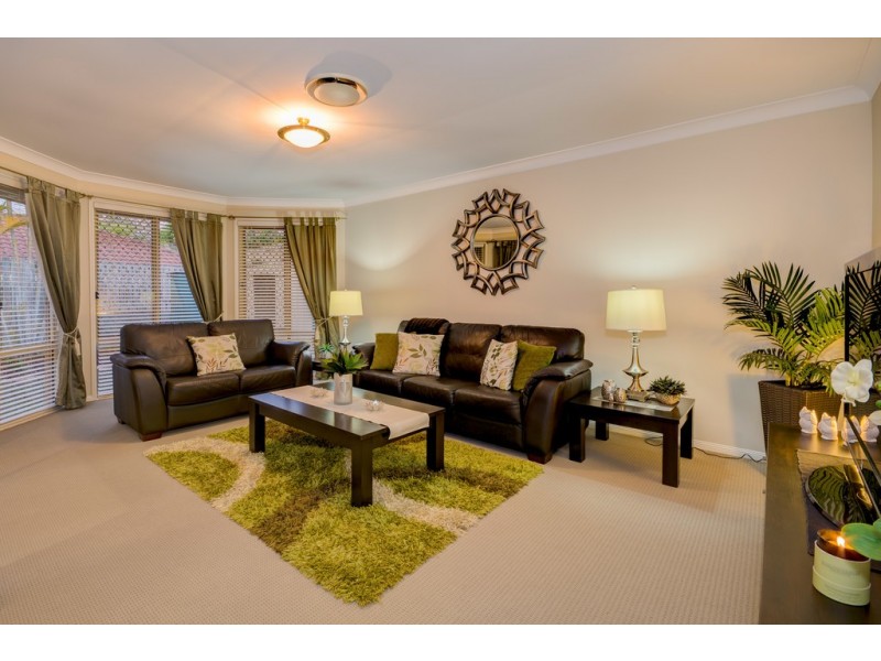 7 Lorenc Place, Bridgeman Downs QLD 4035