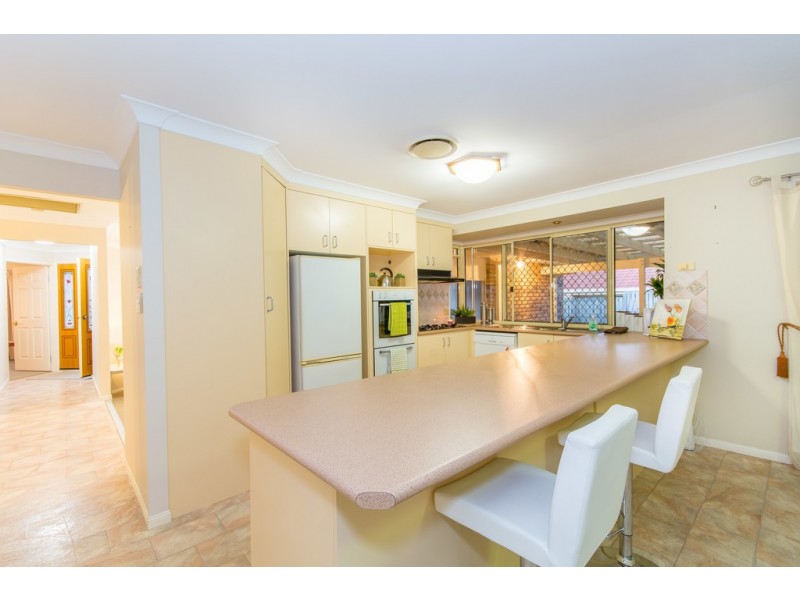 7 Lorenc Place, Bridgeman Downs QLD 4035