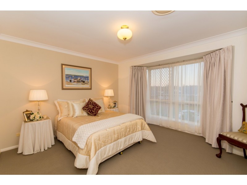 7 Lorenc Place, Bridgeman Downs QLD 4035