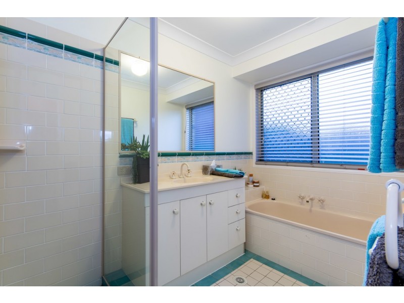 7 Lorenc Place, Bridgeman Downs QLD 4035