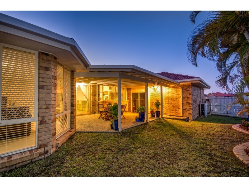 7 Lorenc Place, Bridgeman Downs QLD 4035