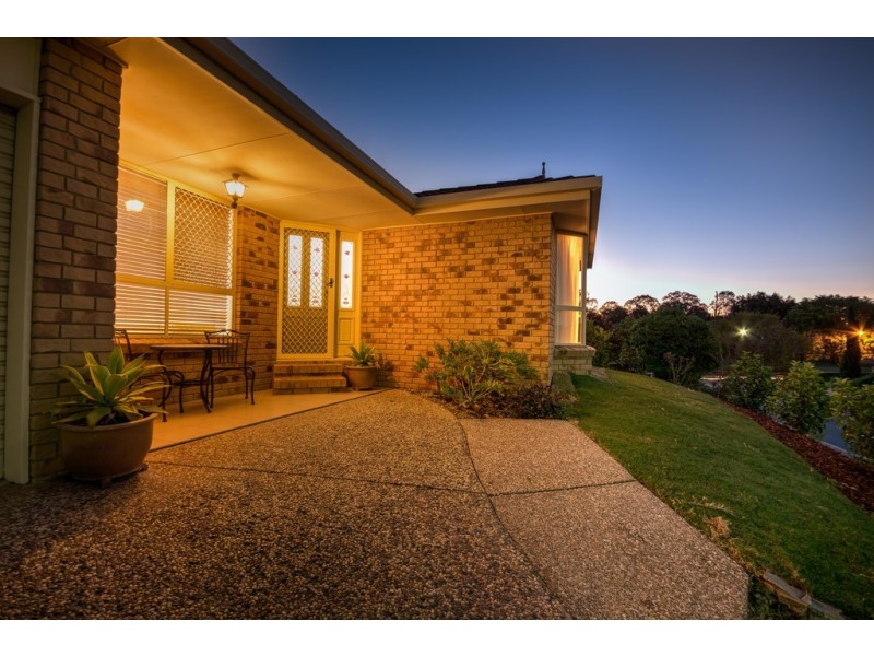 7 Lorenc Place, Bridgeman Downs QLD 4035