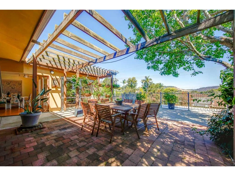 22 Eurobin Crescent, Ferny Hills QLD 4055