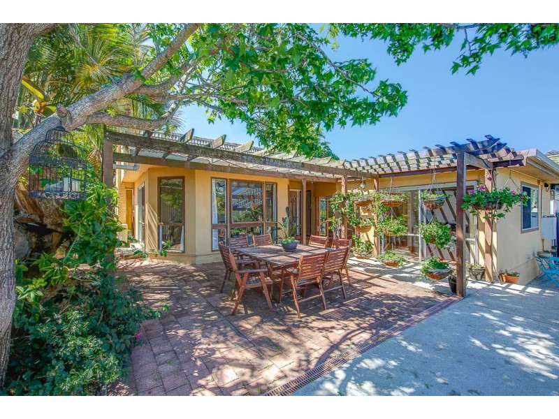 22 Eurobin Crescent, Ferny Hills QLD 4055