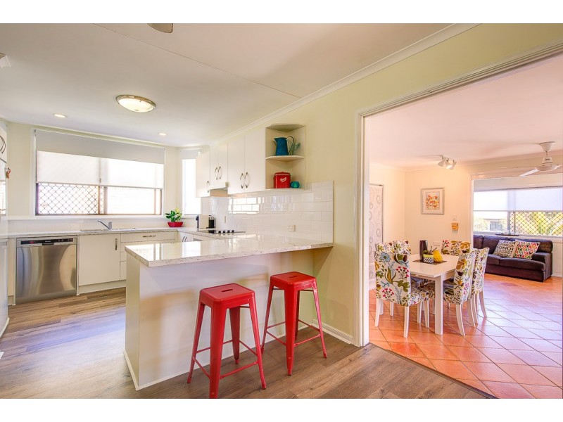 22 Eurobin Crescent, Ferny Hills QLD 4055