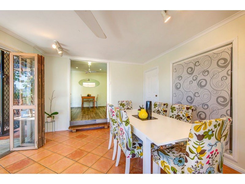 22 Eurobin Crescent, Ferny Hills QLD 4055