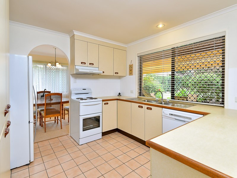 8 Edwards Drive, Albany Creek QLD 4035