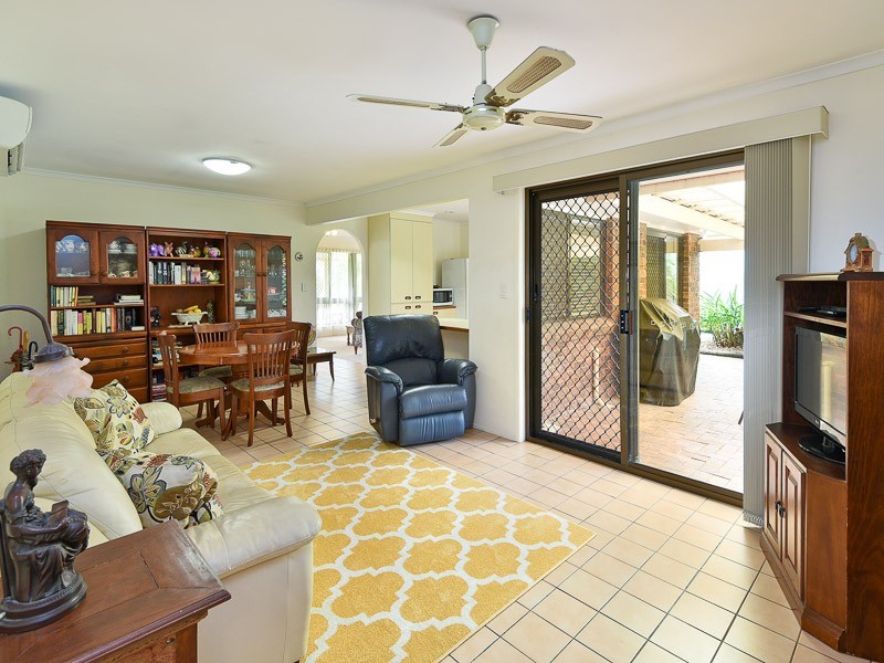 8 Edwards Drive, Albany Creek QLD 4035