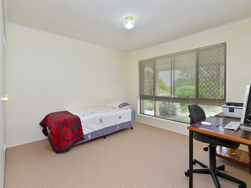 8 Edwards Drive, Albany Creek QLD 4035