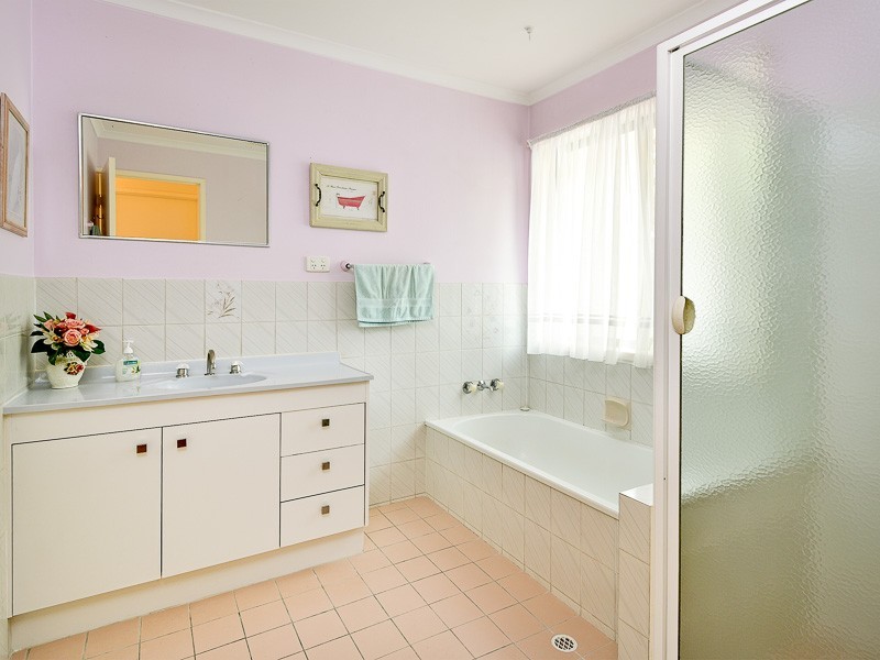 8 Edwards Drive, Albany Creek QLD 4035