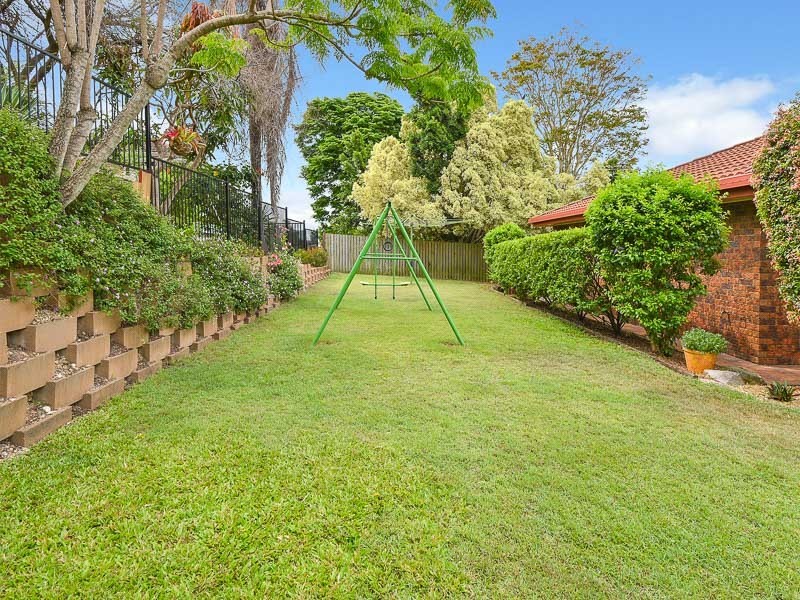 8 Edwards Drive, Albany Creek QLD 4035