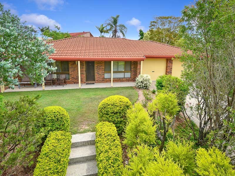 8 Edwards Drive, Albany Creek QLD 4035