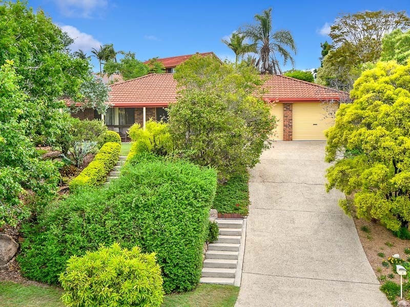 8 Edwards Drive, Albany Creek QLD 4035
