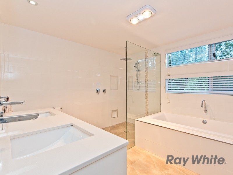 28 O’Quinn Street, Nudgee Beach QLD 4014