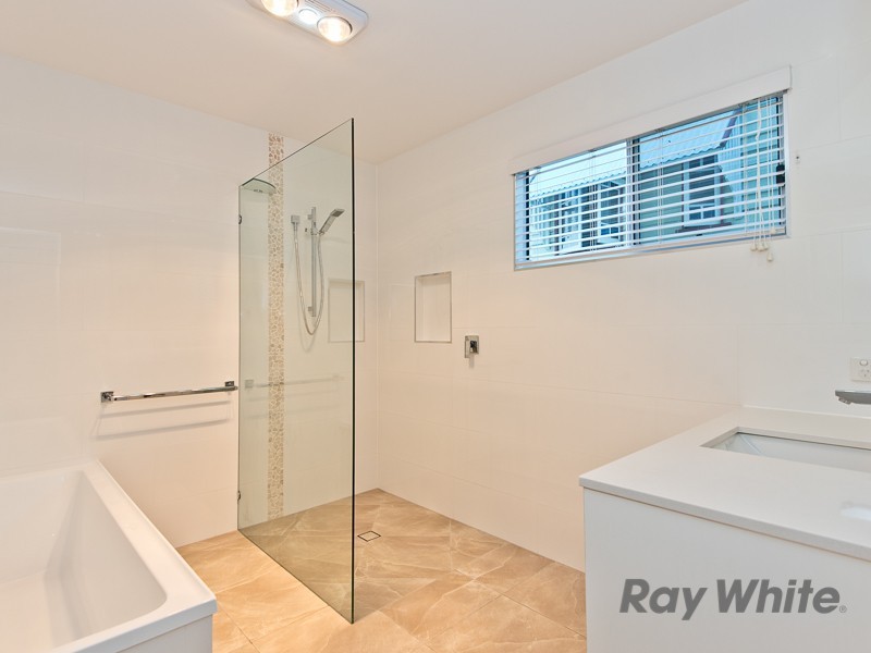 28 O’Quinn Street, Nudgee Beach QLD 4014