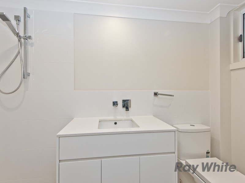 28 O’Quinn Street, Nudgee Beach QLD 4014