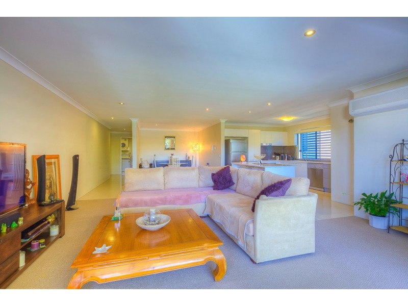 10/8-10 Georgina Street, Woody Point QLD 4019