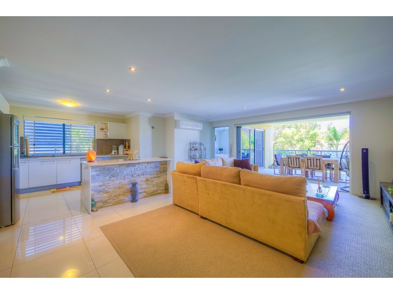 10/8-10 Georgina Street, Woody Point QLD 4019