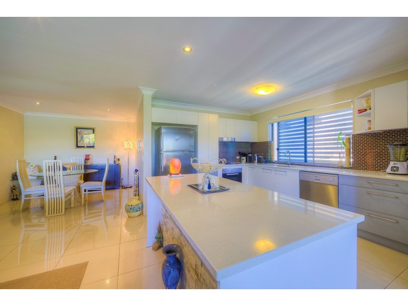 10/8-10 Georgina Street, Woody Point QLD 4019