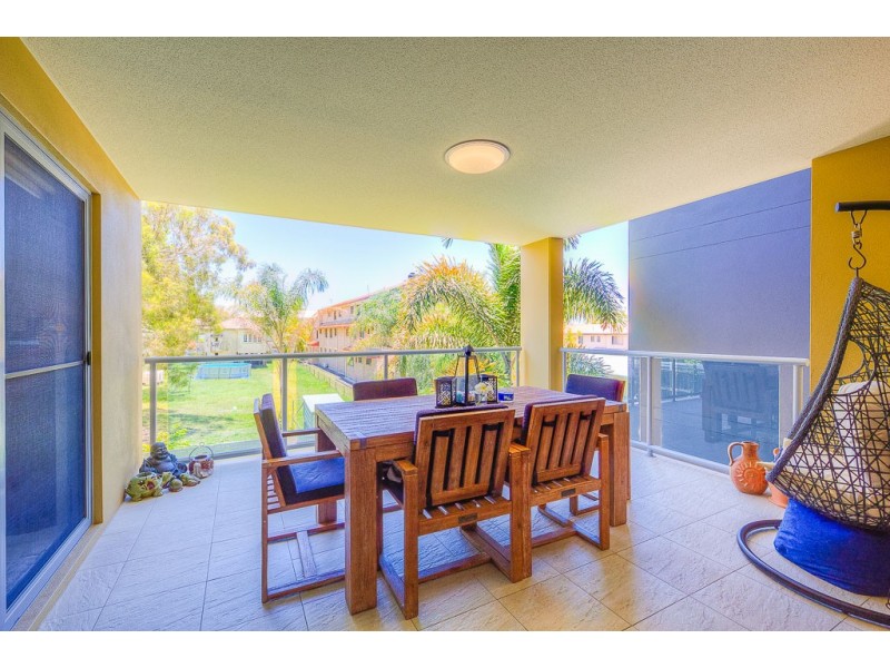 10/8-10 Georgina Street, Woody Point QLD 4019