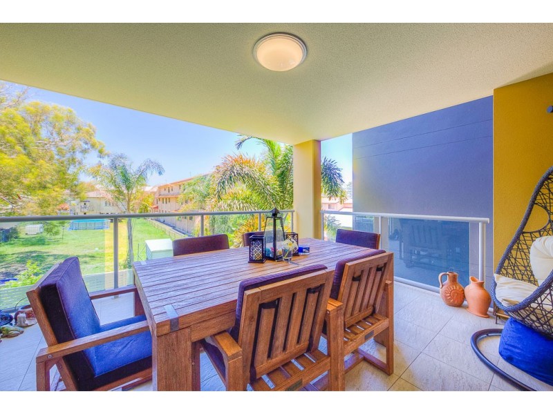 10/8-10 Georgina Street, Woody Point QLD 4019