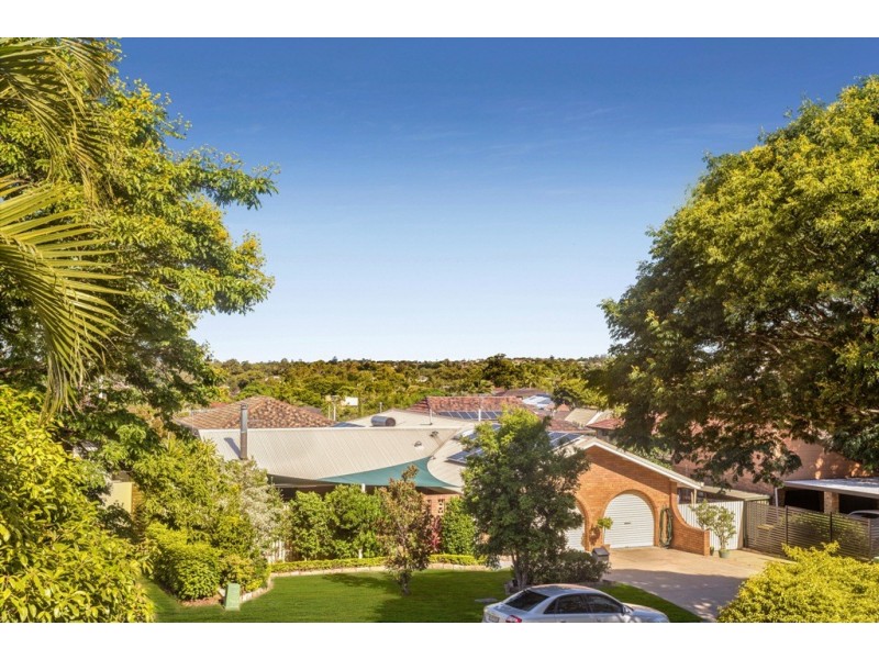 8 Frontignac Street, Carseldine QLD 4034