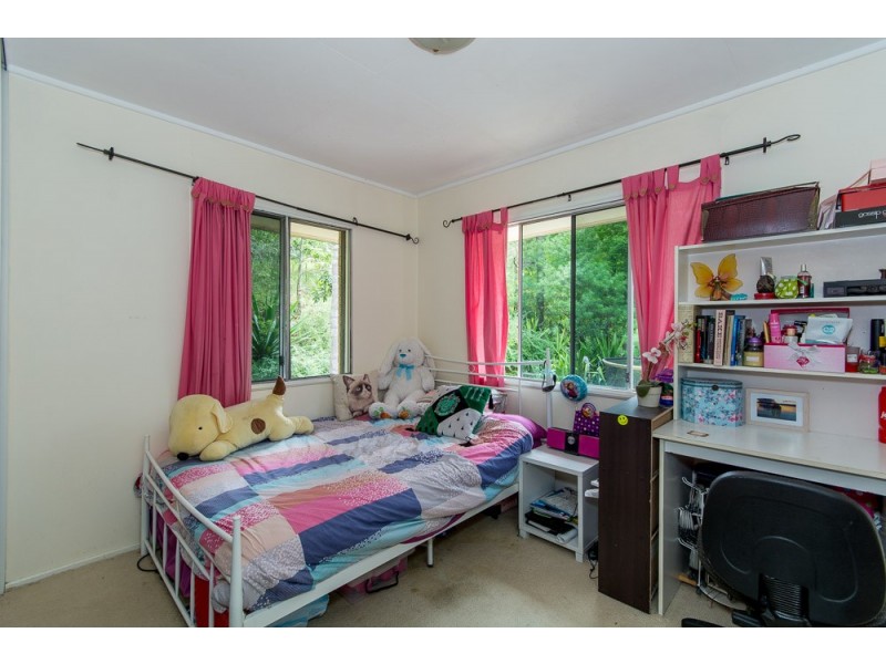 60 Whiteside Road, Whiteside QLD 4503