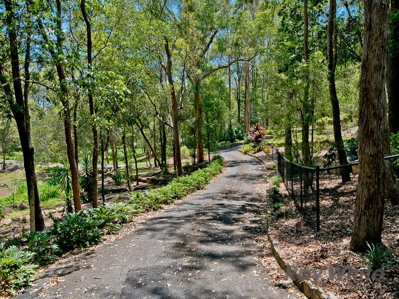 73 Neville Road, Bridgeman Downs QLD 4035