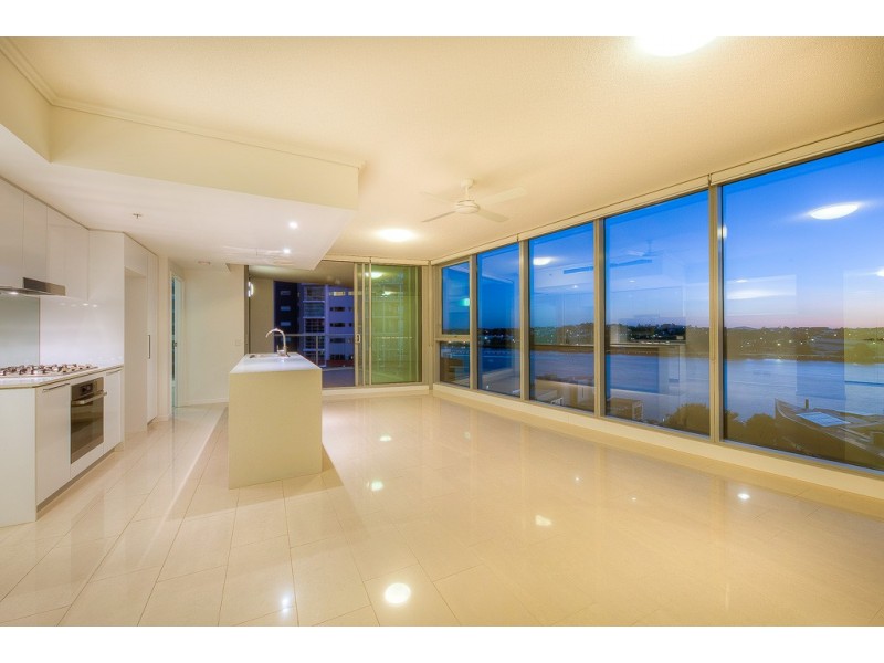 10707/8 Harbour Road, Hamilton QLD 4007