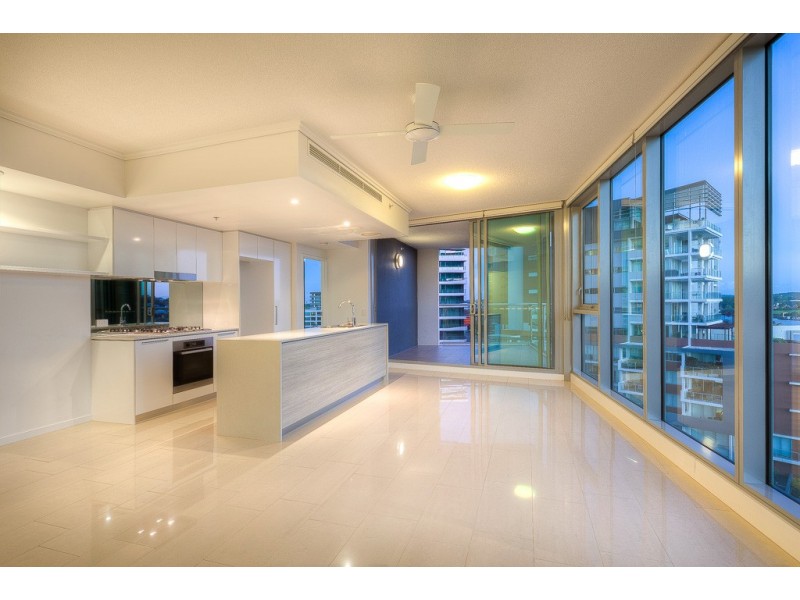 10707/8 Harbour Road, Hamilton QLD 4007