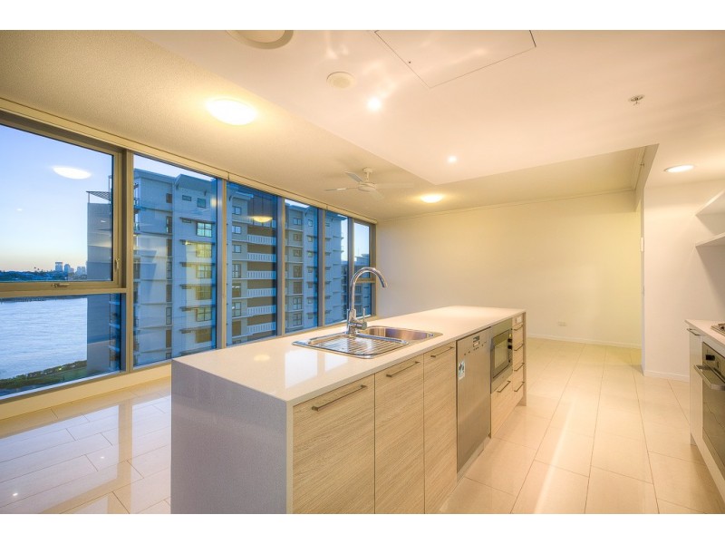 10707/8 Harbour Road, Hamilton QLD 4007