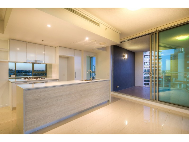 10707/8 Harbour Road, Hamilton QLD 4007