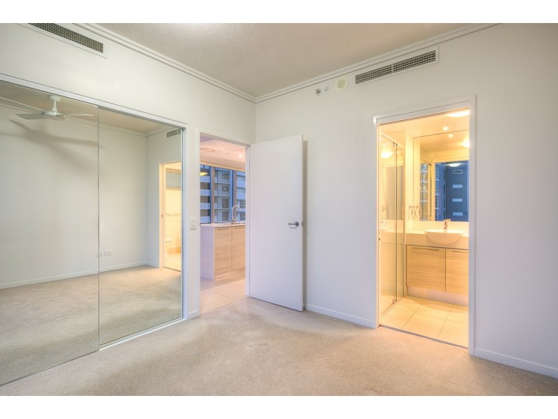 10707/8 Harbour Road, Hamilton QLD 4007