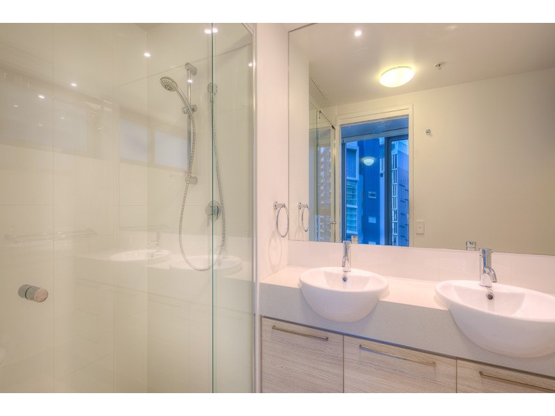 10707/8 Harbour Road, Hamilton QLD 4007