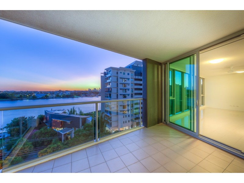 10707/8 Harbour Road, Hamilton QLD 4007