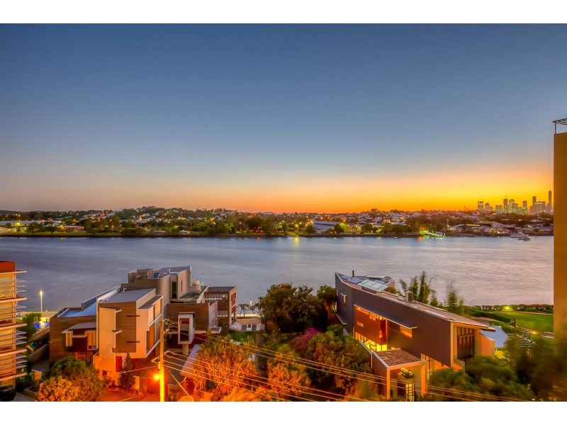 10707/8 Harbour Road, Hamilton QLD 4007