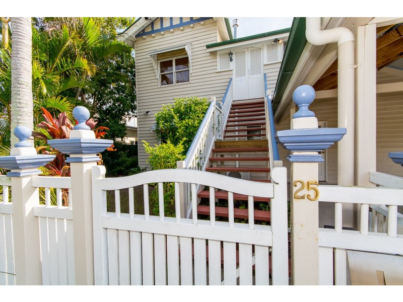 25 Twentythird Avenue, Brighton QLD 4017