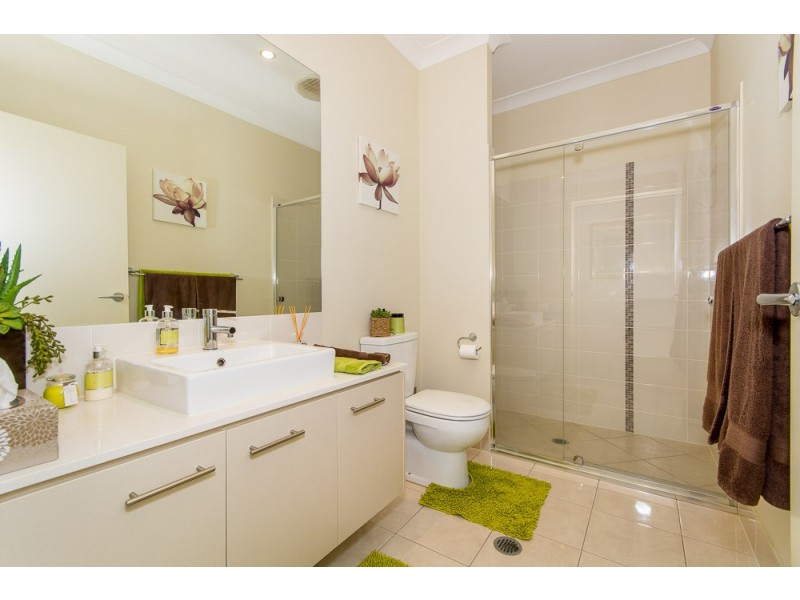 15 Cowie Road, Carseldine QLD 4034