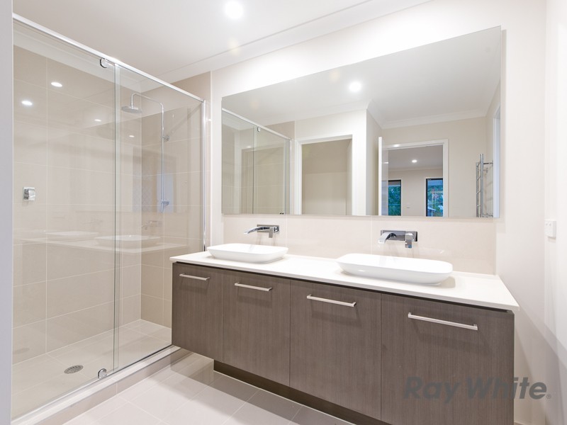 24 Larwill Avenue, Northgate QLD 4013